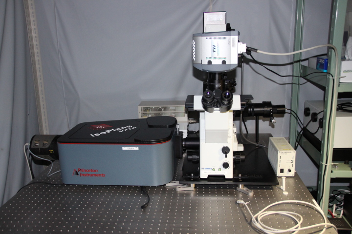 倒立型蛍光顕微鏡・顕微散乱イメージング分光装置